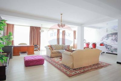De vanzare Casa/Pensiune in zona Nufarul - Sanmartin - 30