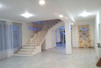 Casă cu 5 camere cu Teren 1446 Mp în Macea - 7
