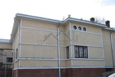 Spațiu comercial, de 420 mp, în Central - 7