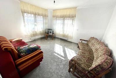 Casă cu Teren 3300 Mp în Avram Iancu - 2