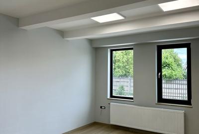 Spațiu comercial, de 600 mp, în Central - 4