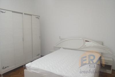 Apartament 3 camere, Centru , Str. Calea Republicii - 2
