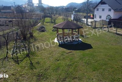 Casă cu 2 camere cu Teren 1794 Mp în Corbeni - 1