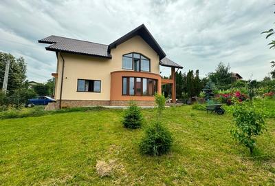 Casă individuală cu 4 camere în Bucium