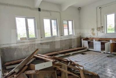 Casă cu 5 camere cu Teren 1216 Mp în Central