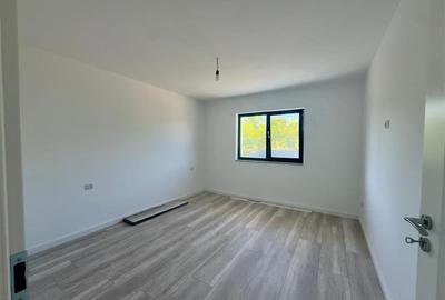Vila individuala de vanzare in Barnova, zona retrasa si linistita - 12