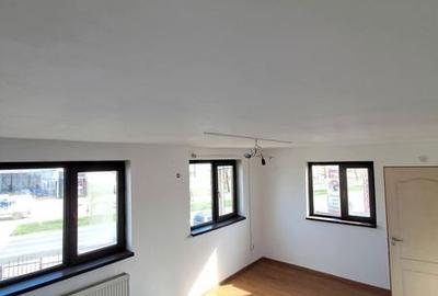 Casă cu 4 camere cu Teren 120 Mp în Central - 2