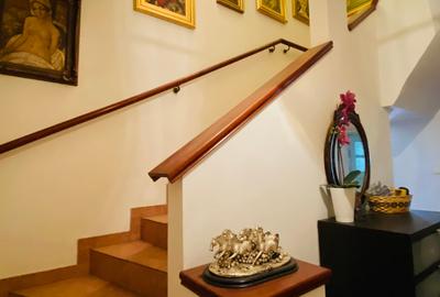 Casă cu 7 camere cu Canalizare în Domenii - 3