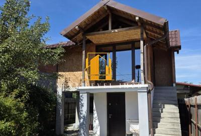 Turcesti - 2 case, curte comuna, 100 mp + 920 mp teren - 1