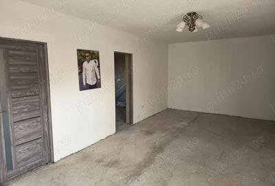 Casă cu 4 camere cu Teren 380 Mp în Central