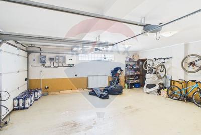 Casă cu 6 camere cu Teren 1325 Mp în Central - 8