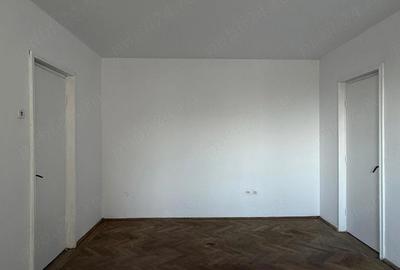 Apartament cu 2 camere semidecomandat în CET