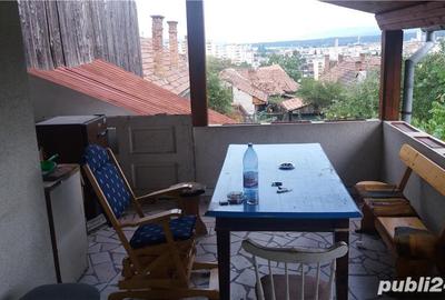 Casă cu 5 camere cu Teren 4200 Mp în Reghin - 2