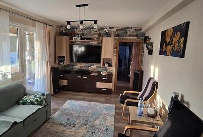 Apartament cu 3 camere semidecomandat în Central