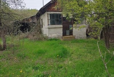 Casă cu 2 camere cu Teren 4209 Mp în Turburea