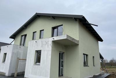 Duplex in constructie - Bucovat vatra satului - suprafete generoase - 2