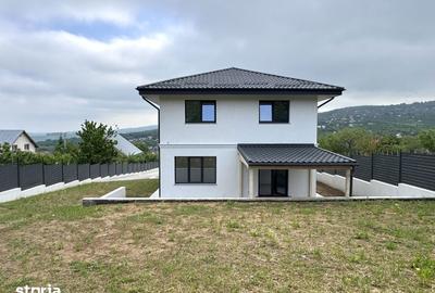Casă cu 4 camere cu Teren 600 Mp în Bucium - 3