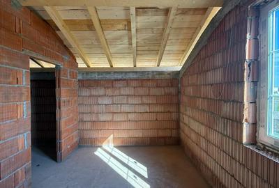 Duplex cu 4 camere cu Canalizare în Moșnița Nouă - 12