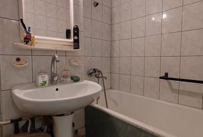 Apartament cu 3 camere decomandat în Minerul - 1