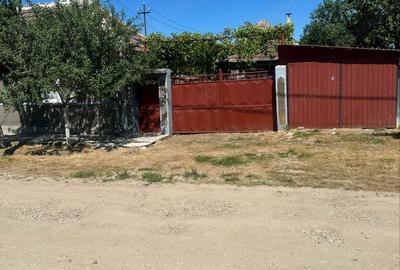 Casă cu 5 camere cu Teren 2500 Mp în Tăut - 2