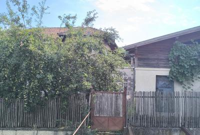 Casa spatioasa 8 camere+cladire auxiliara pretabil locuinta sau afacere+magazin - 11