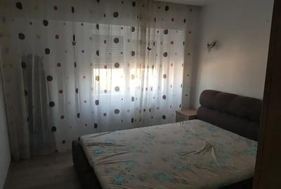 Inchiriez apartament cu 3camere - 5