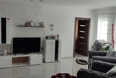 Casă cu 4 camere în Satu Nou de Sus - 8