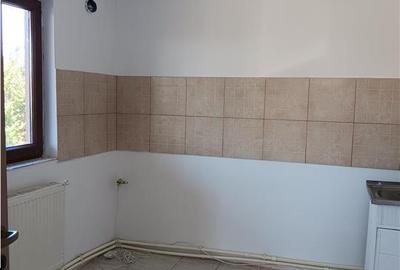 Casă cu 8 camere cu Canalizare în Lunca Cetățuii - 12