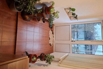 Casă cu 6 camere în Central