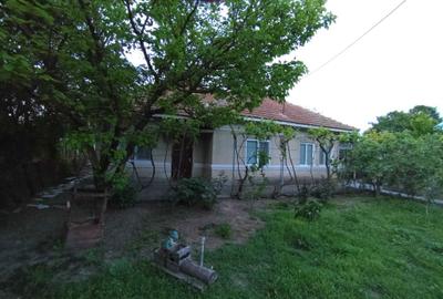 Casă cu 4 camere în Central - 6