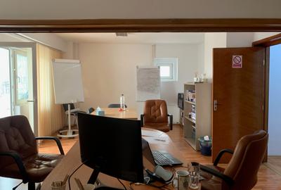 Apartament cu 4 camere decomandat în Tineretului - 2