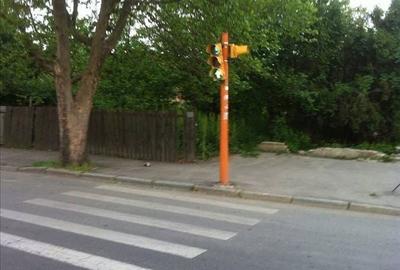 Teren de 440 mp, în CET - 2