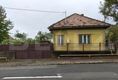 Casa individuala cu 2 camere, 740 mp teren, zona Ultracentrala Casa individuala cu 2 camere, 740 mp teren, zona Ultracentrala - 1