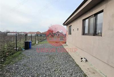 Casă cu 4 camere cu Teren 690 Mp în Corbu - 2