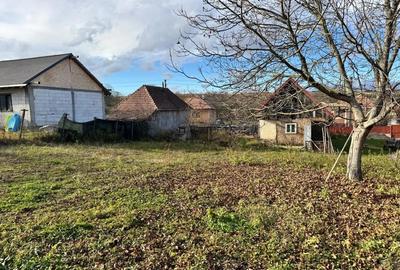 Casă cu 2 camere cu Teren 789 Mp în Petrești - 1