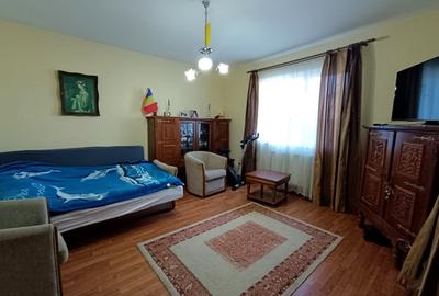 Casă individuală cu 3 camere cu Canalizare în Central - 8