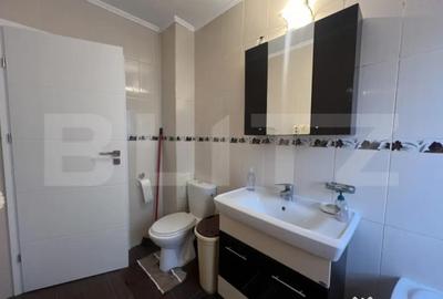 Apartament cu 3 camere semidecomandat în Florești