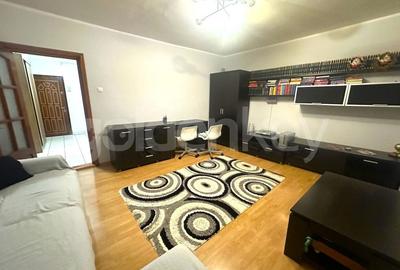 Apartament cu 3 camere decomandat, mobilat în Coiciu