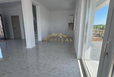Casă cu 4 camere cu Teren 323 Mp în Vidra