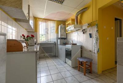 Apartament cu 3 camere decomandat în Central - 8