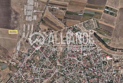 Teren agricol intravilan de 440 mp, în Est - 1