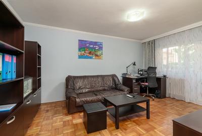 Apartament cu 3 camere decomandat, mobilat în Moșilor