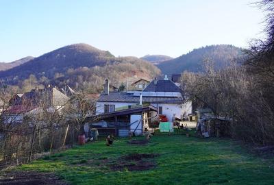 Casă cu 5 camere cu Teren 1500 Mp în Central - 2