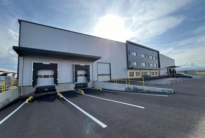 Hala ultramoderna centru logistic, depozitare + birouri 5,857 mp - 1