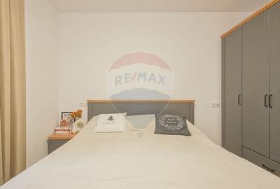 Apartament cu 2 camere decomandat, mobilat în Tractorul - 4