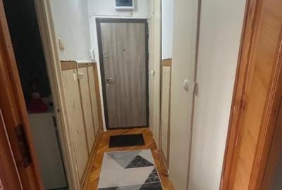 Garsoniera 24 mp, balcon 3 mp, zona La Terenuri, etaj intermediar - 6