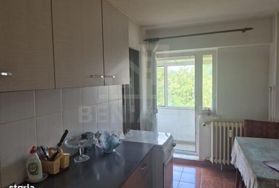 Apartament cu 3 camere decomandat în Valea Rosie
