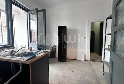 Apartament cu 4 camere decomandat în Central - 8