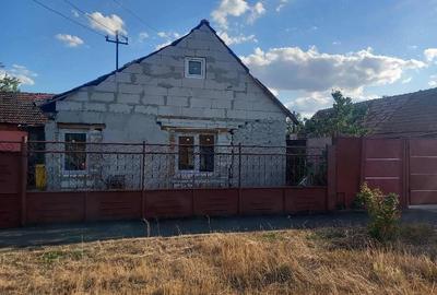 Casă cu 4 camere cu Teren 800 Mp în Exterior Vest - 1