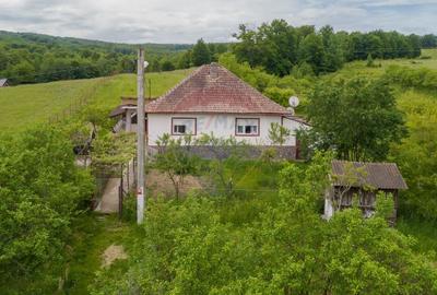 Casă individuală cu 4 camere cu Canalizare în Racoș - 1
